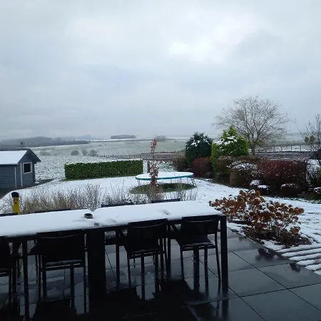 Bonheur A La Campagne Бастонь